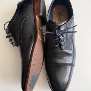 Florsheim Black Leather Oxfords 10M - Only wore a few times!